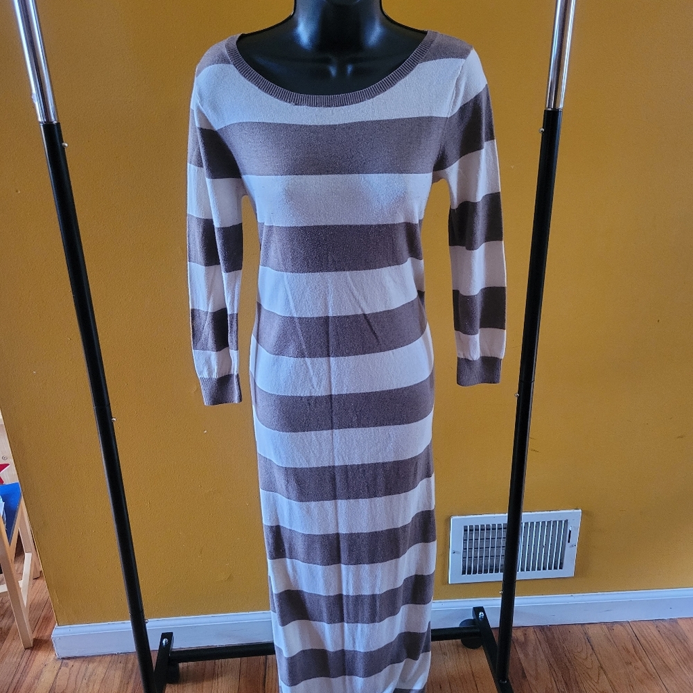 Old Navy stripped 3/4 sleeve dress